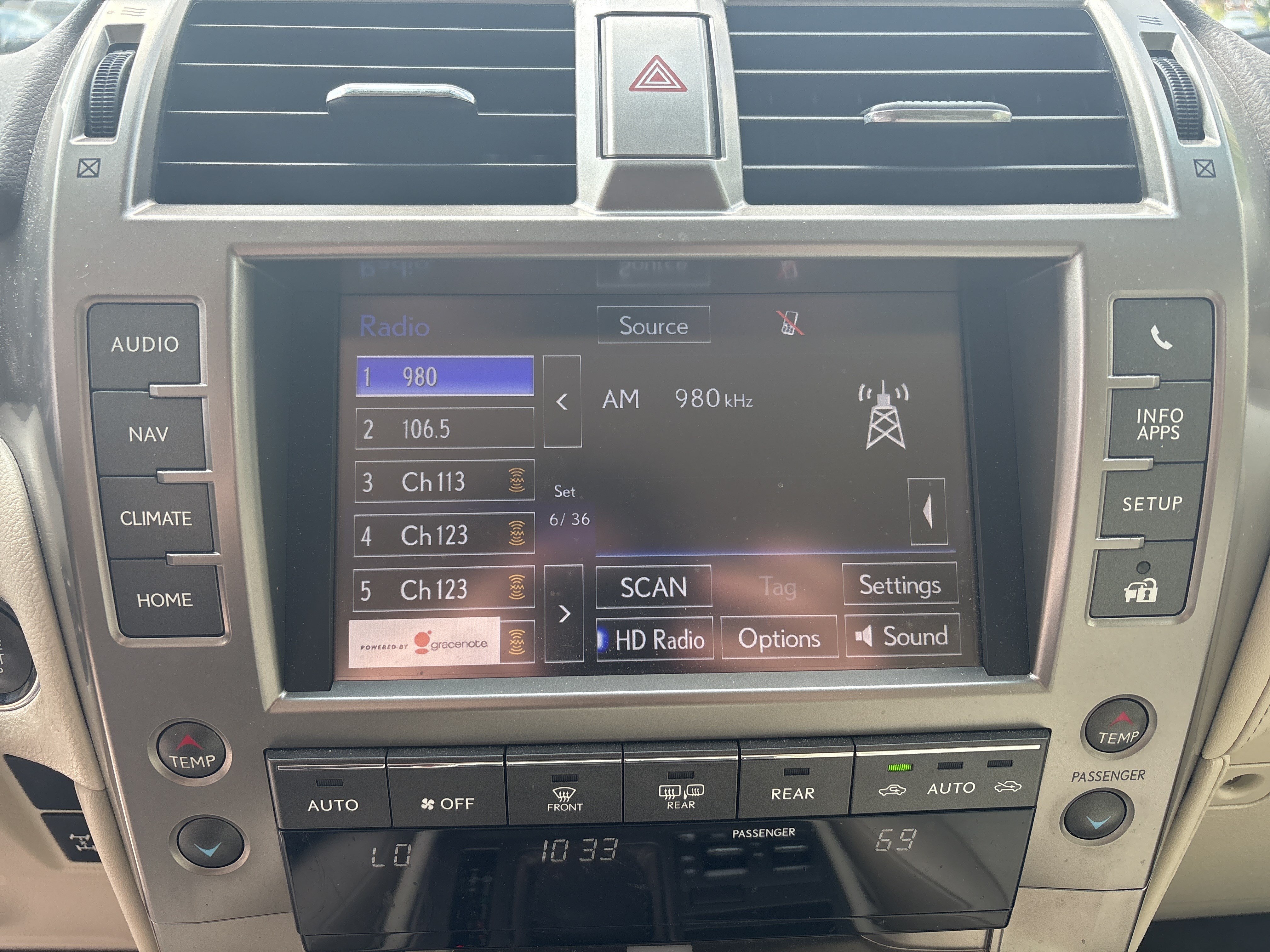 Used 2015 Lexus GX 460 w/ Premium Package AWD/4WD image 23
