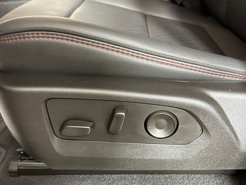 Certified 2025 GMC Canyon AT4 w/ AT4X Package AWD/4WD image 28