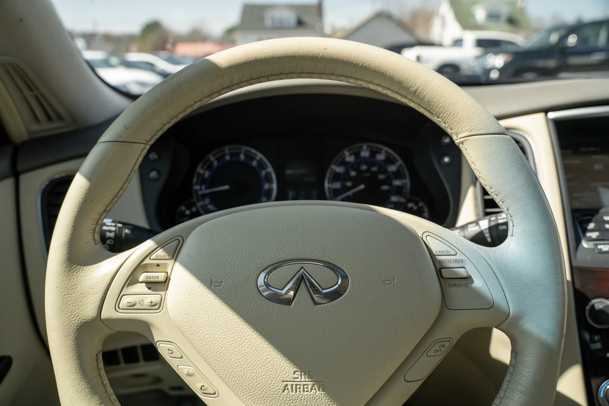 Used 2014 INFINITI QX50 Journey w/ Premium Package image 17