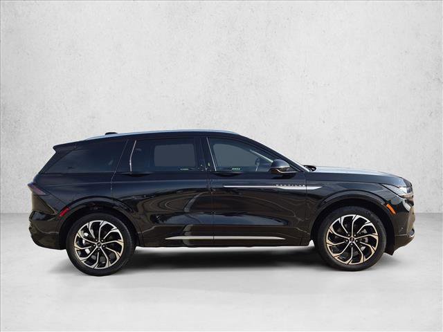 Used 2024 Lincoln Nautilus Reserve AWD/4WD image 4