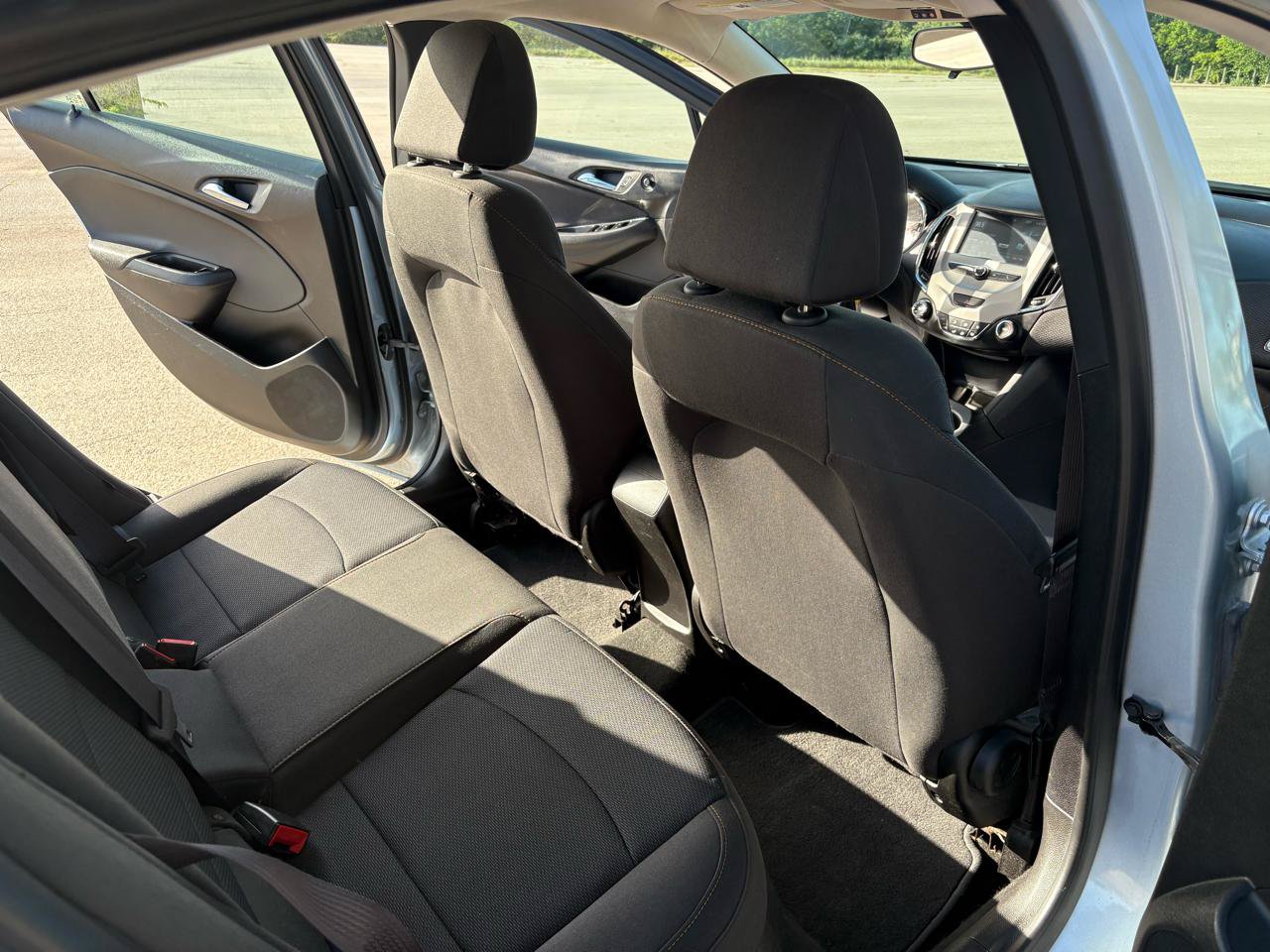 Used 2017 Chevrolet Cruze LS FWD image 24