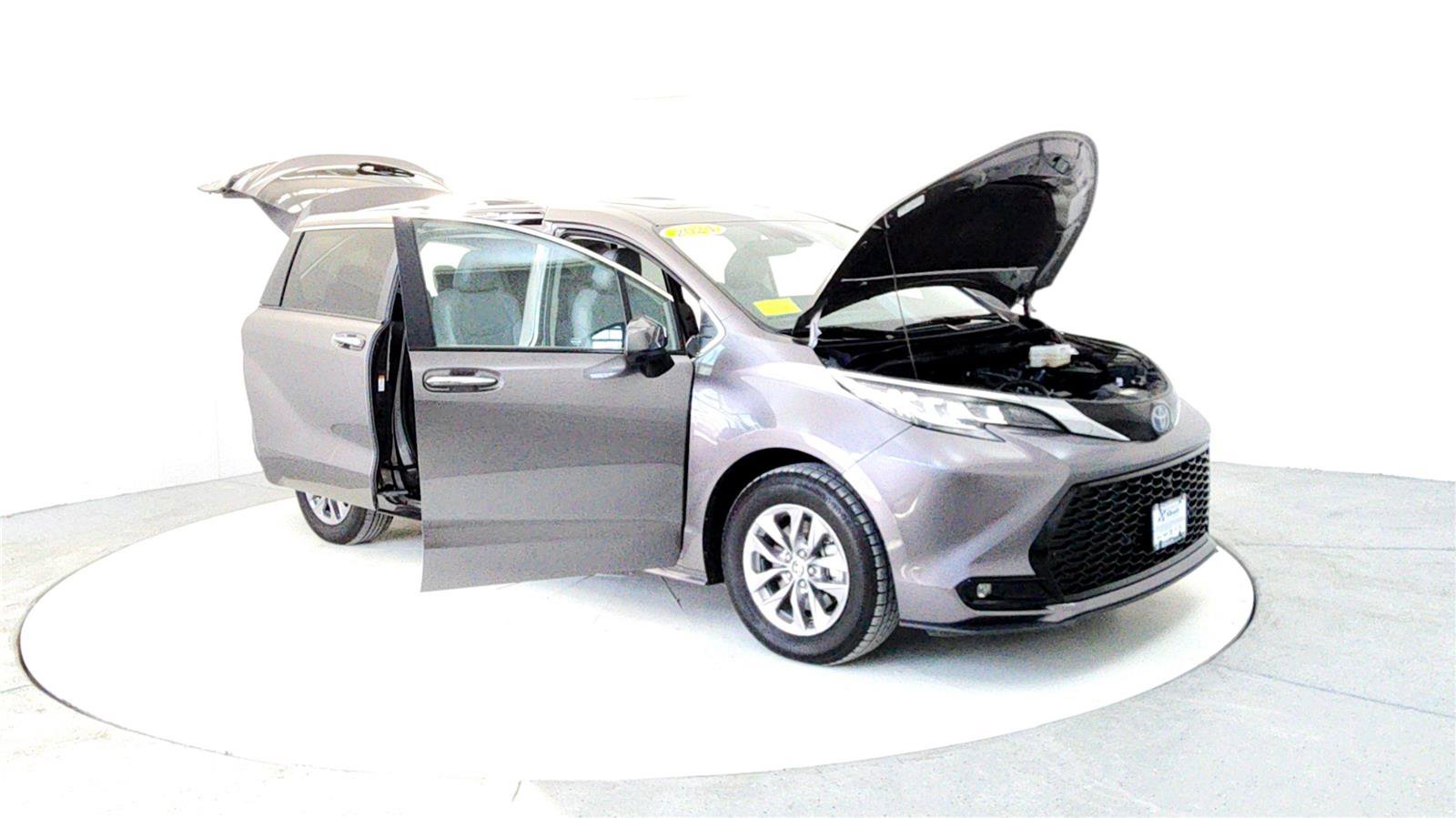Certified 2024 Toyota Sienna XLE image 12