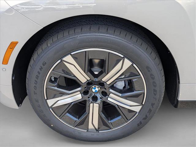 Used 2026 BMW iX xDrive60 image 9