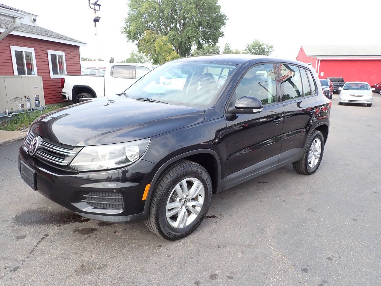 Used 2014 Volkswagen Tiguan S AWD/4WD image 3