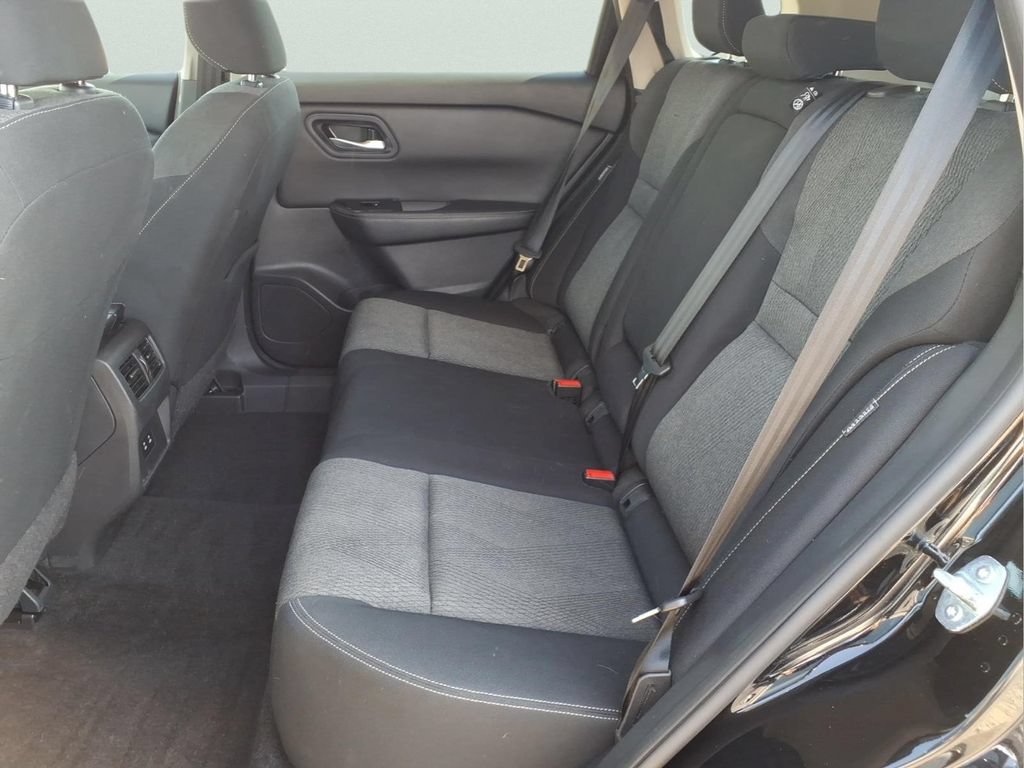 Used 2024 Nissan Rogue SV FWD image 23