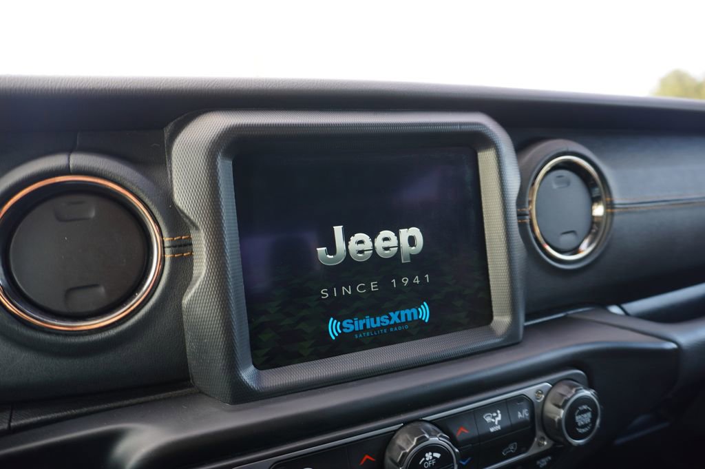 Used 2023 Jeep Gladiator Overland image 16