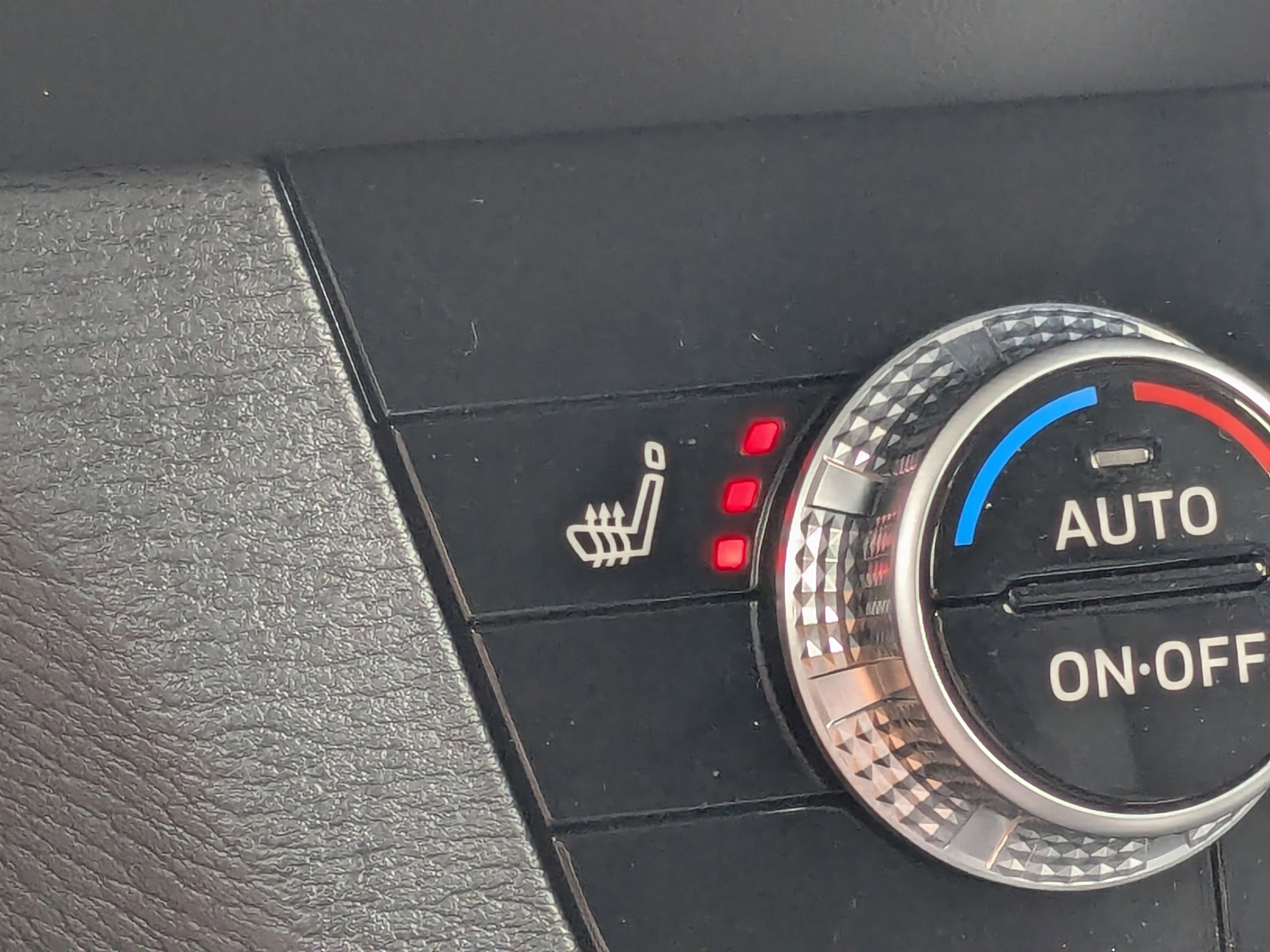 Used 2023 Mitsubishi Outlander SE image 27