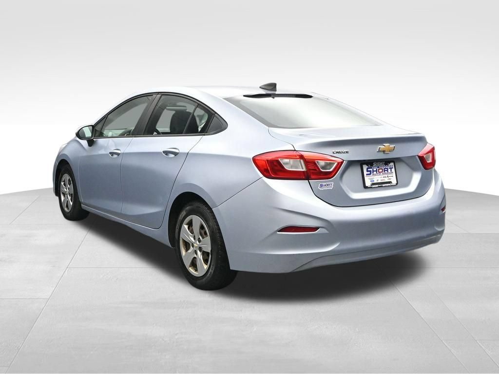 Used 2017 Chevrolet Cruze LS FWD image 3