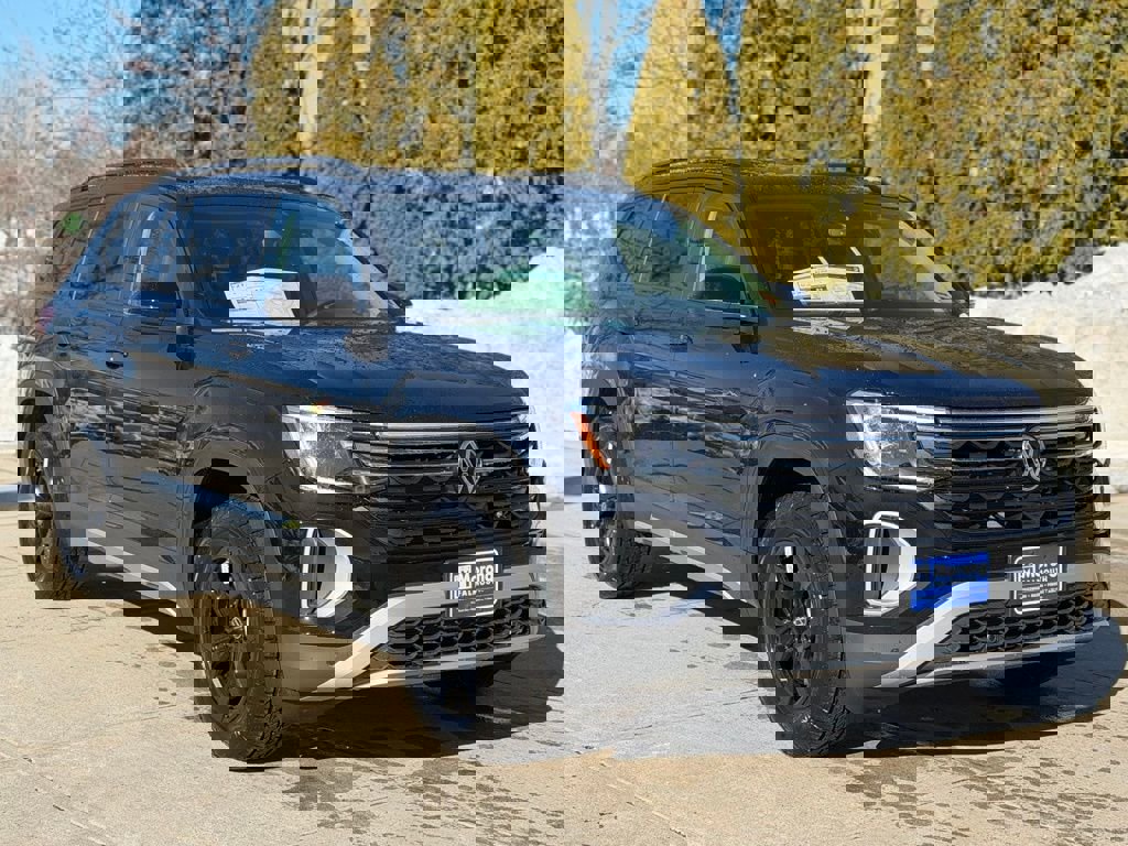 New 2026 Volkswagen Atlas Peak Edition image 1