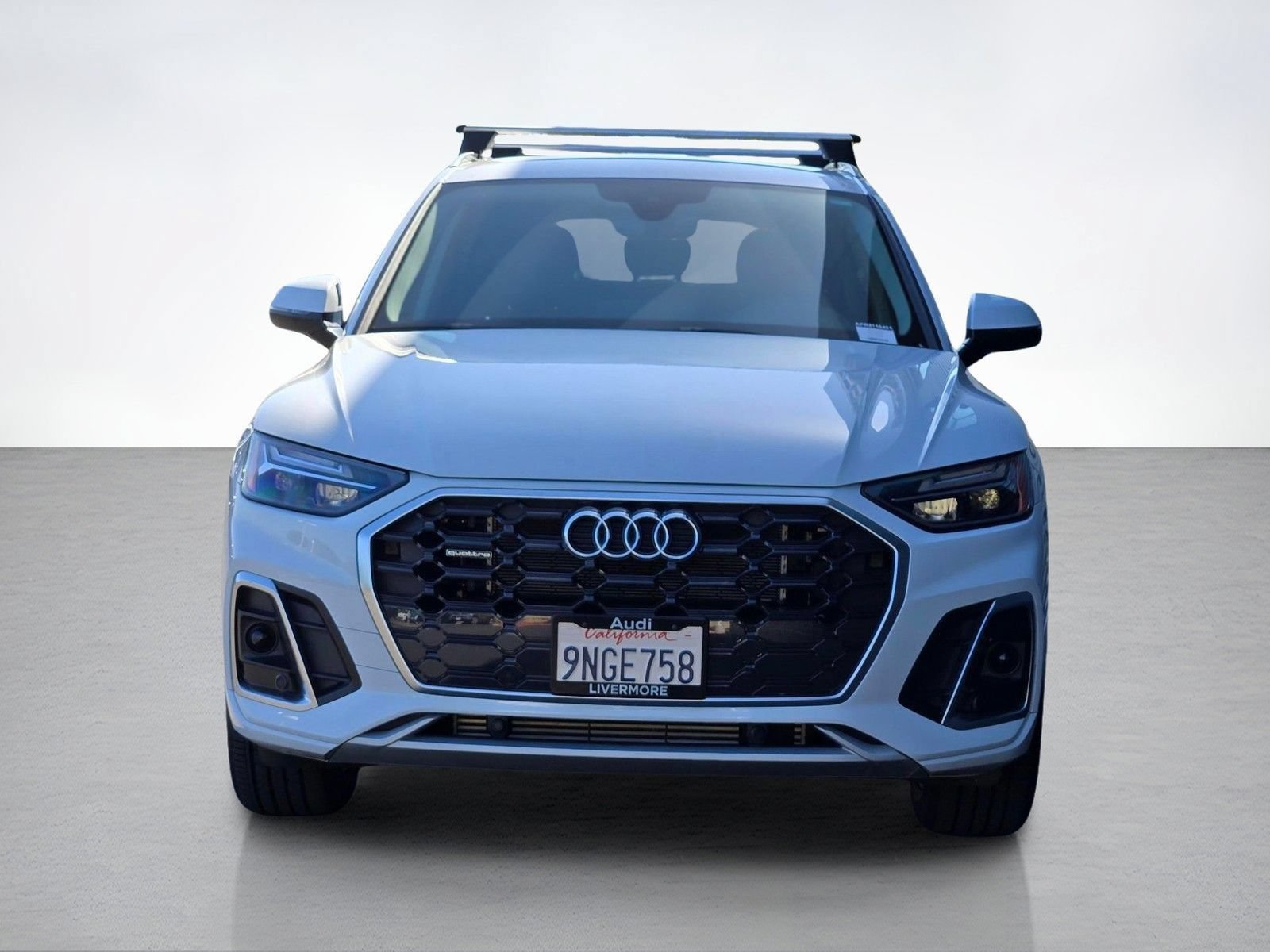 Used 2024 Audi Q5 e Premium w/ Convenience Package AWD/4WD image 3