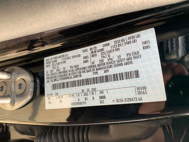 Used 2022 Lincoln Corsair AWD w/ Premium Package image 28
