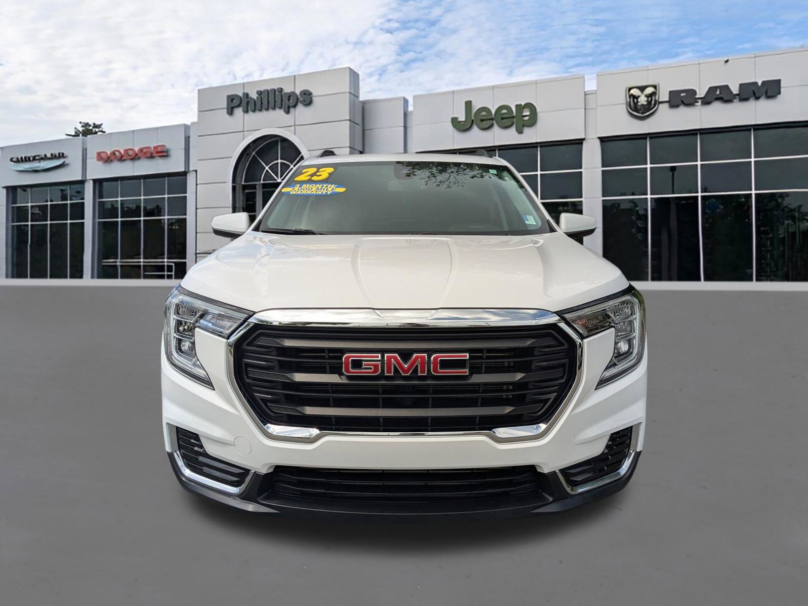 Used 2023 GMC Terrain SLE w/ Driver Convenience Package image 8