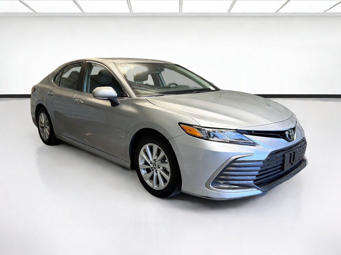 Used 2024 Toyota Camry LE w/ Convenience Package FWD image 3