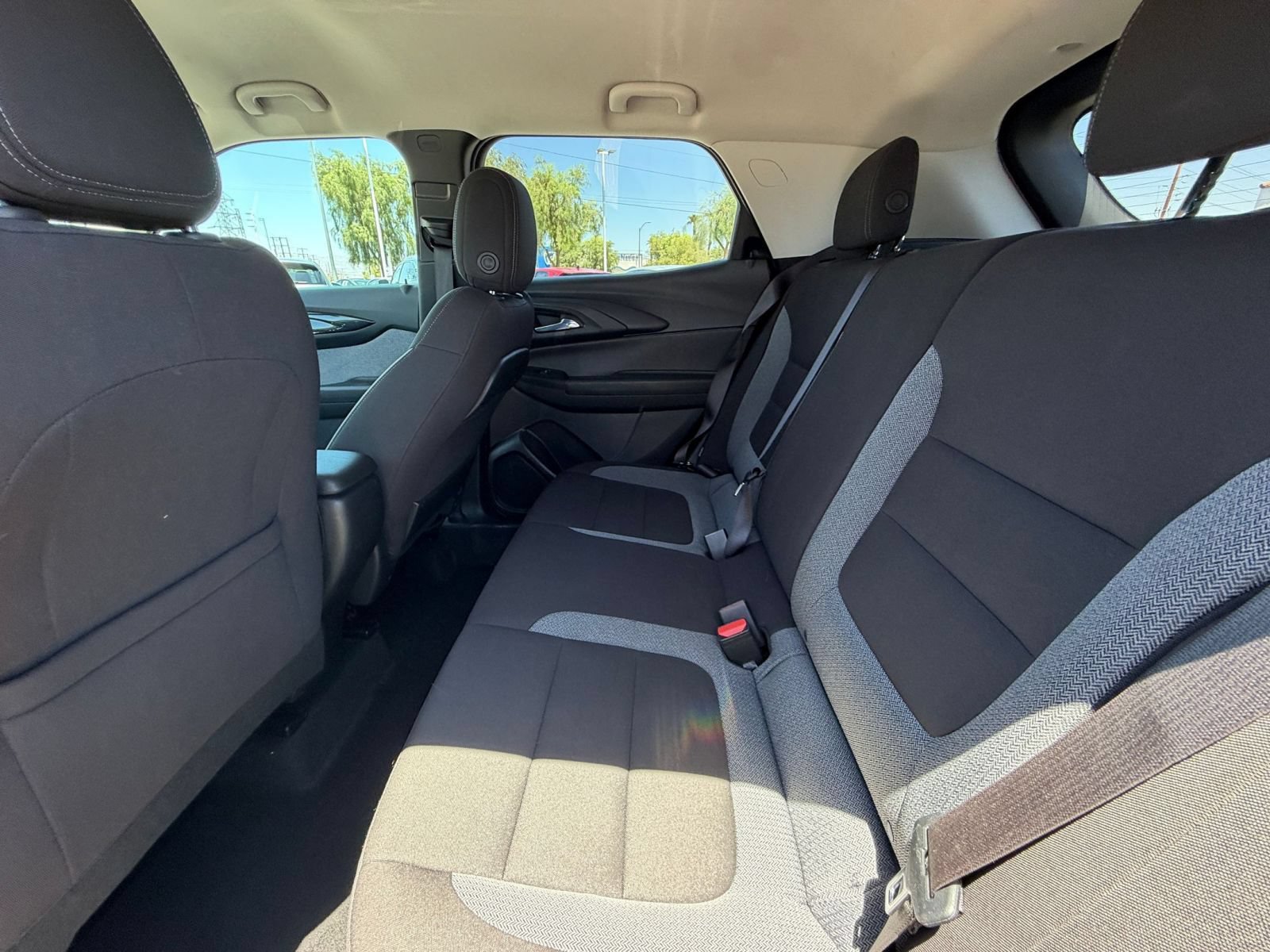 Used 2025 Chevrolet TrailBlazer LT FWD image 24