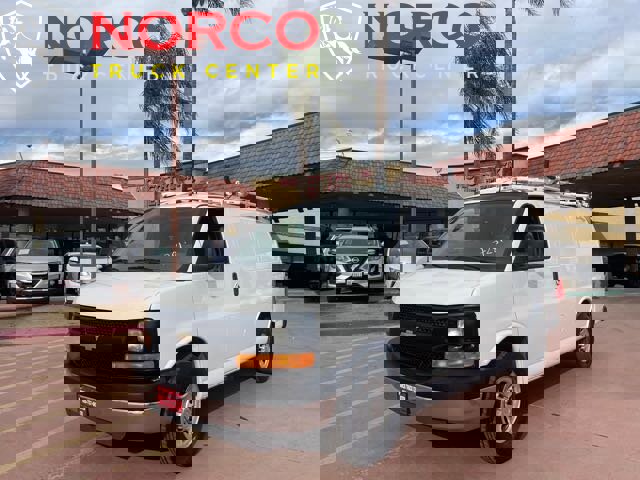 Used 2014 Chevrolet Express 2500 image 3