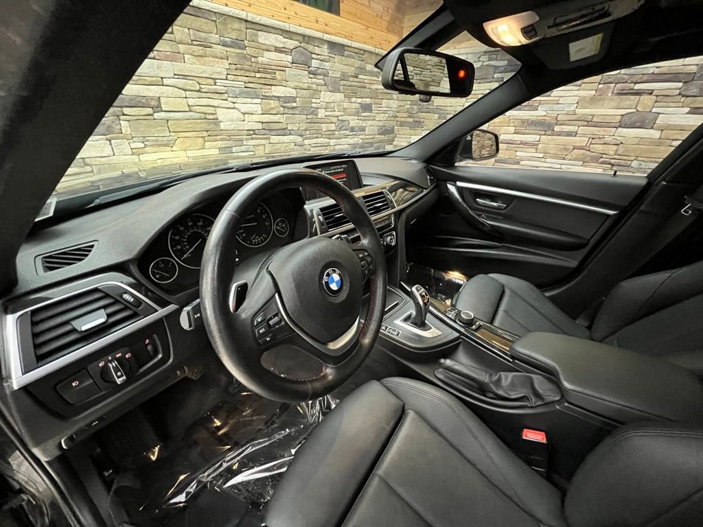 Used 2018 BMW 330i xDrive Sedan AWD/4WD image 10