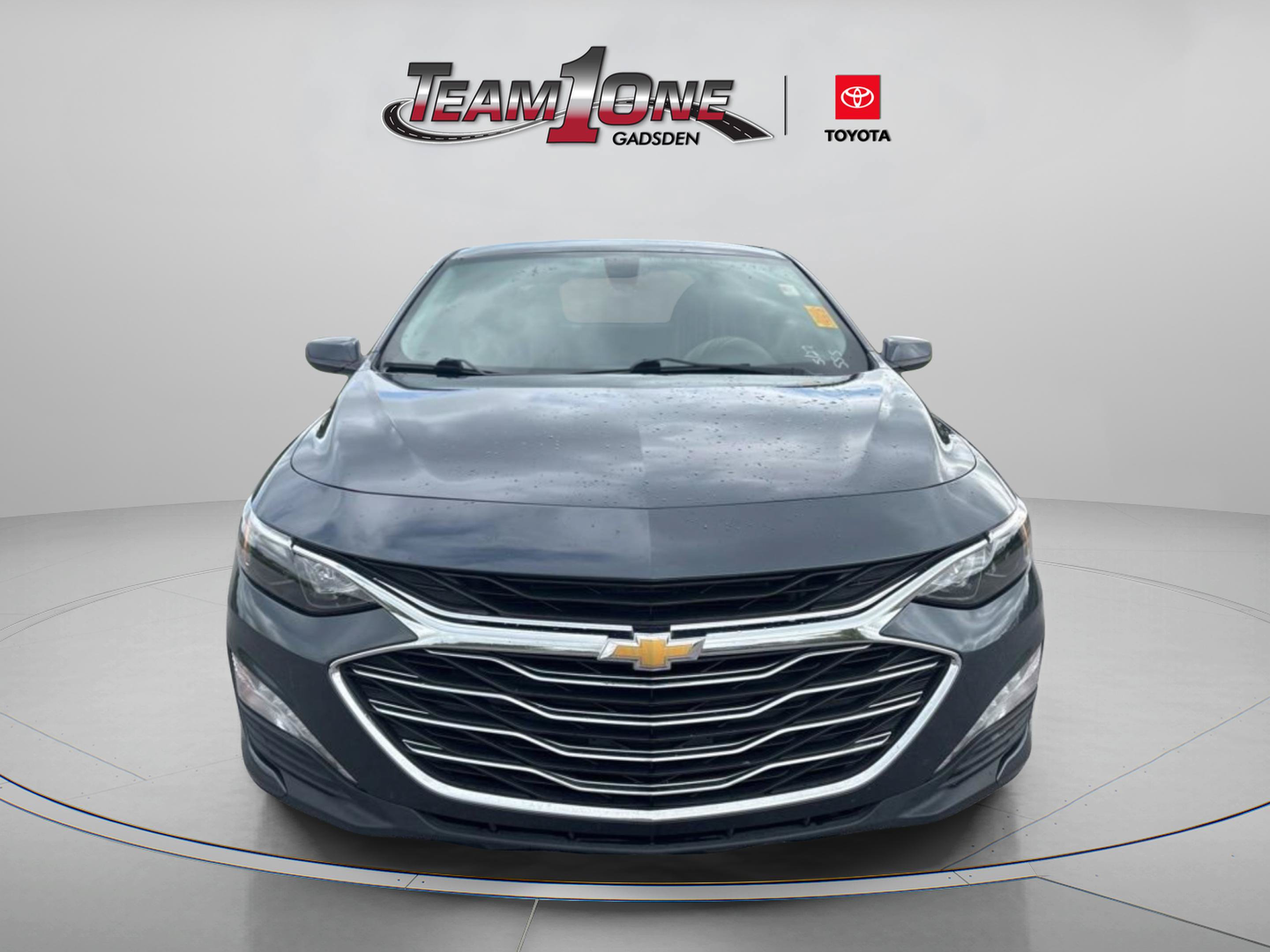 Used 2021 Chevrolet Malibu LT FWD image 2