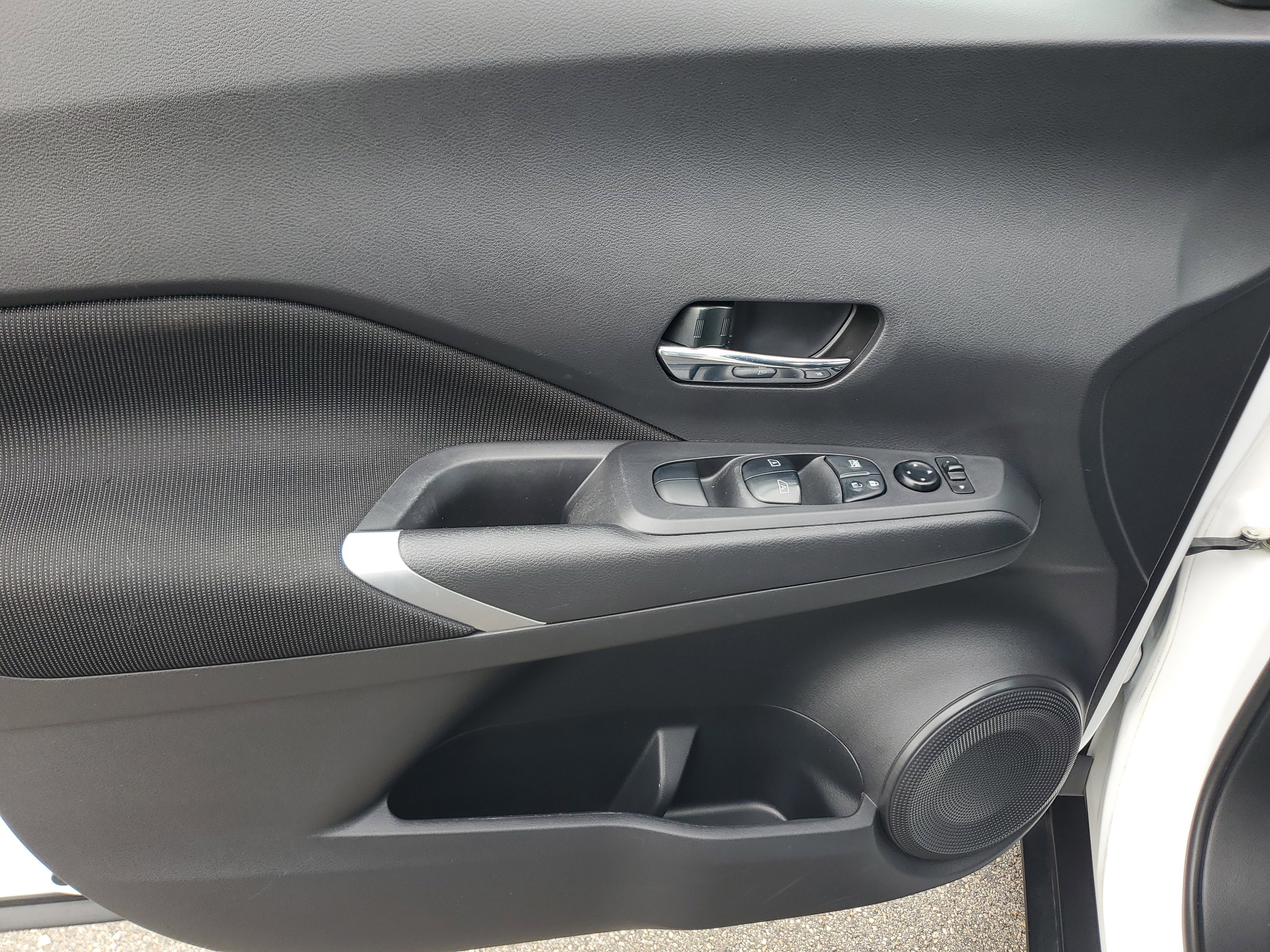 Used 2023 Nissan Kicks SV image 26