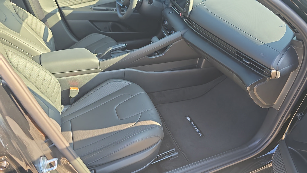 New 2026 Hyundai Elantra SEL Sport FWD image 13