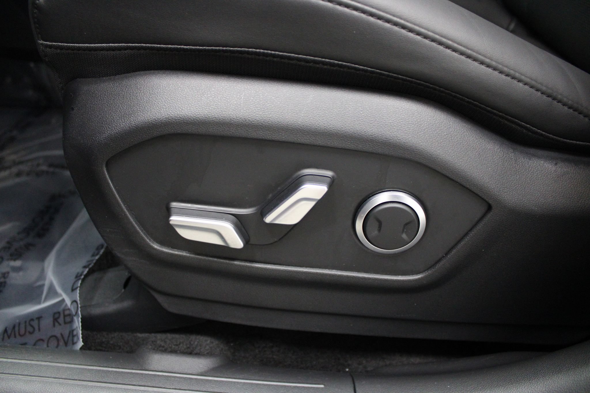 Used 2025 Hyundai Santa Fe SEL AWD/4WD image 13