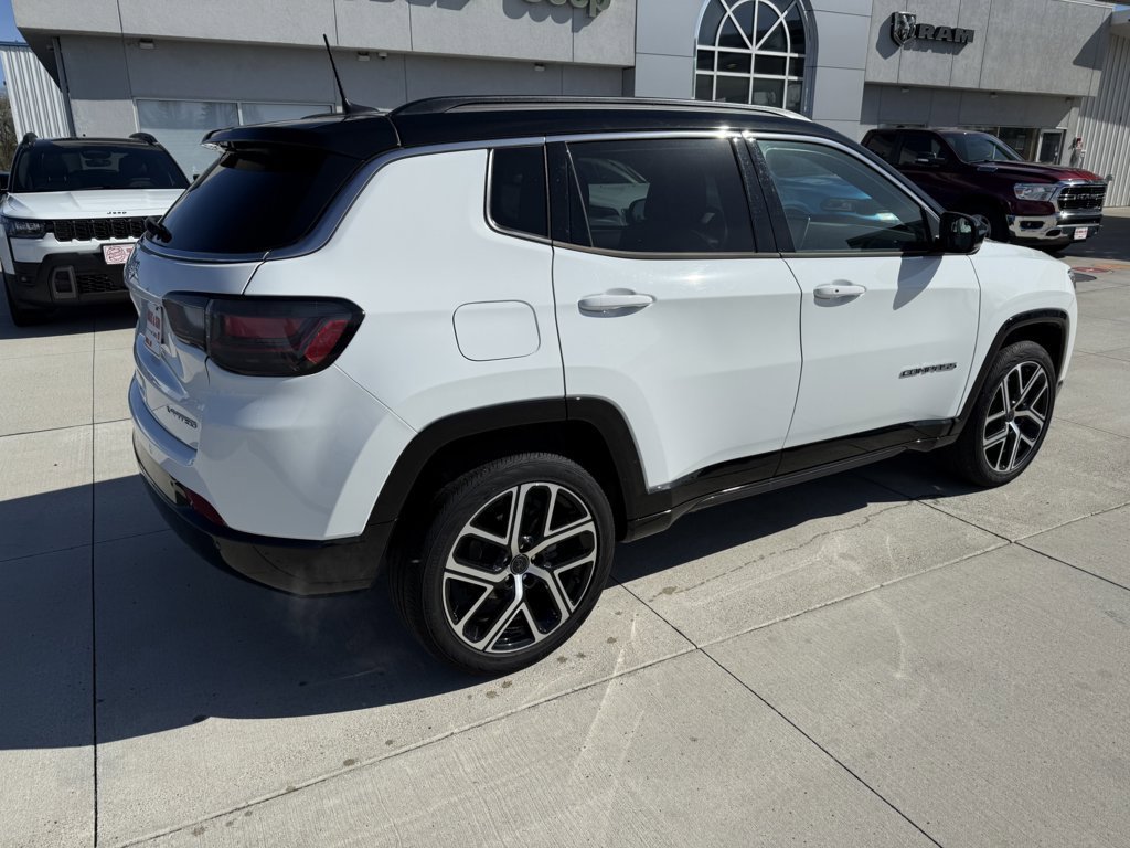 Used 2025 Jeep Compass Limited w/ Elite Group AWD/4WD image 8