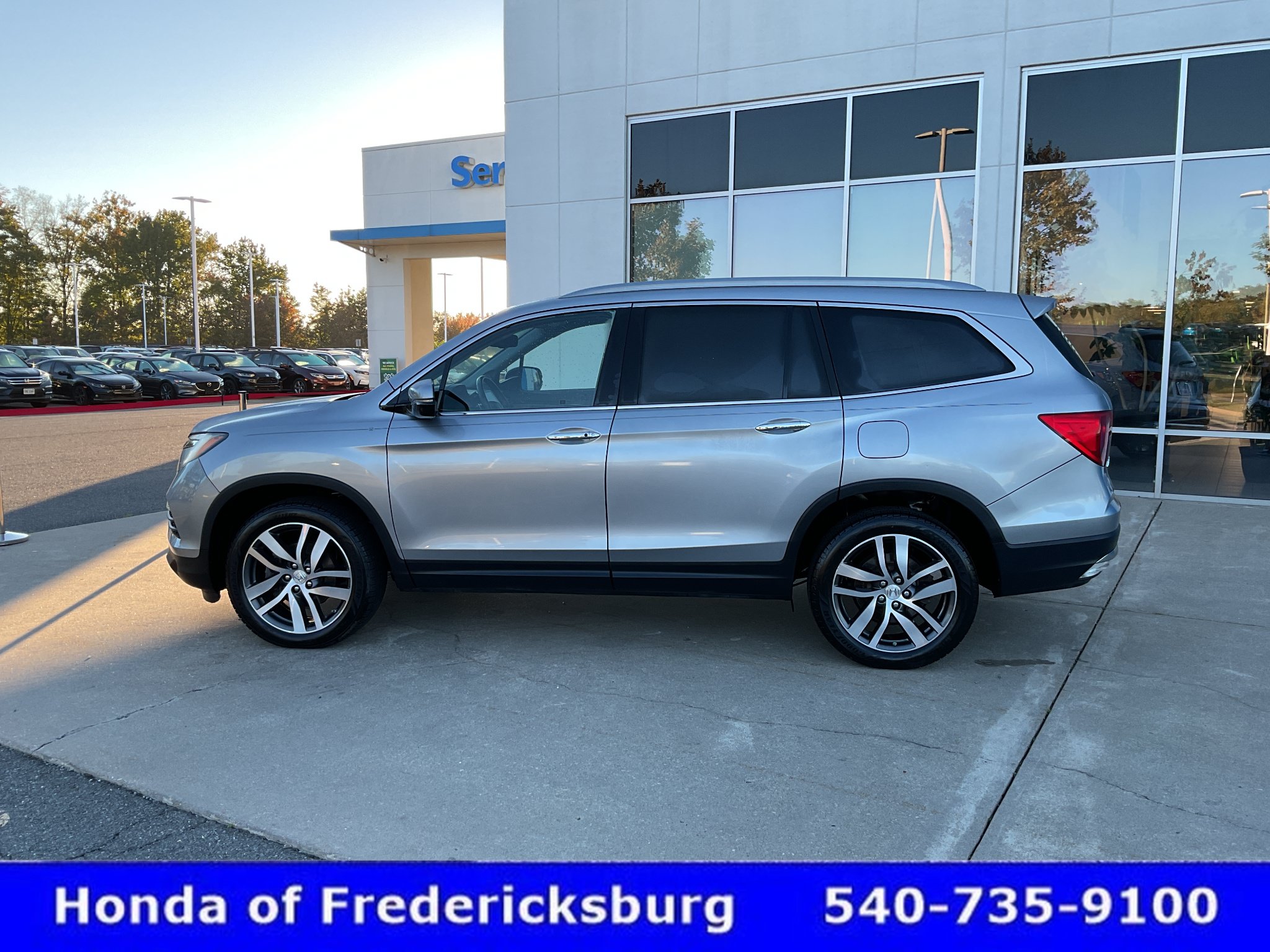 Certified 2017 Honda Pilot Elite image 3