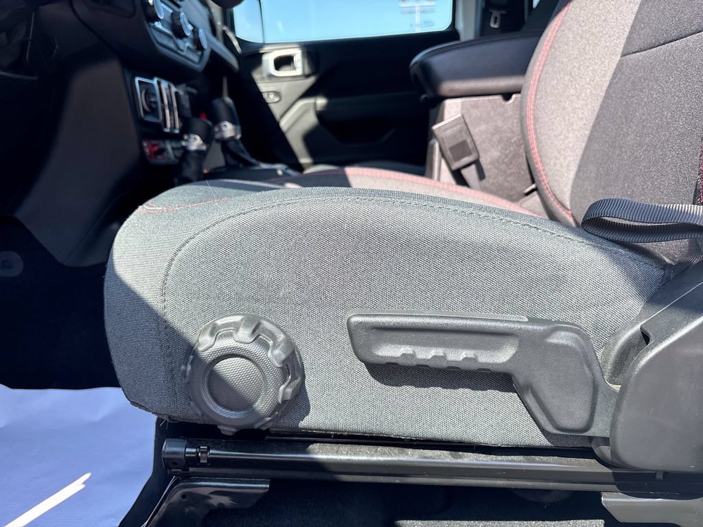 Used 2026 Jeep Gladiator Rubicon AWD/4WD image 16