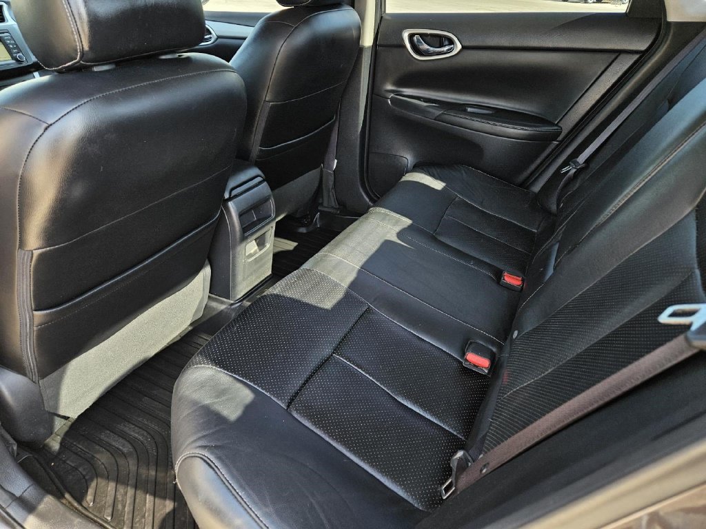 Used 2015 Nissan Sentra SR w/ SR Premium Package FWD image 13