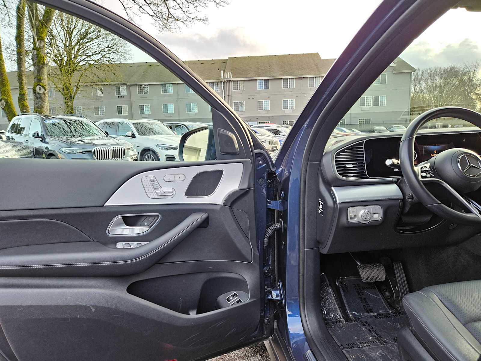 Used 2024 Mercedes-Benz GLE 450e 4MATIC image 23