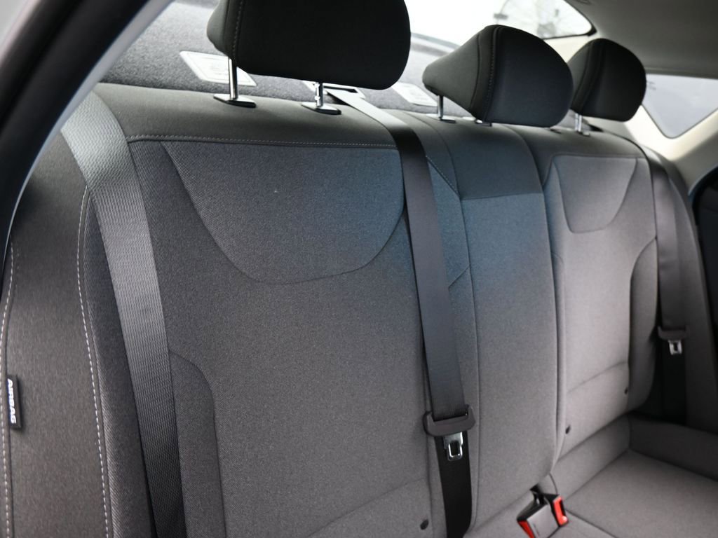 Used 2025 Kia K4 LXS image 33