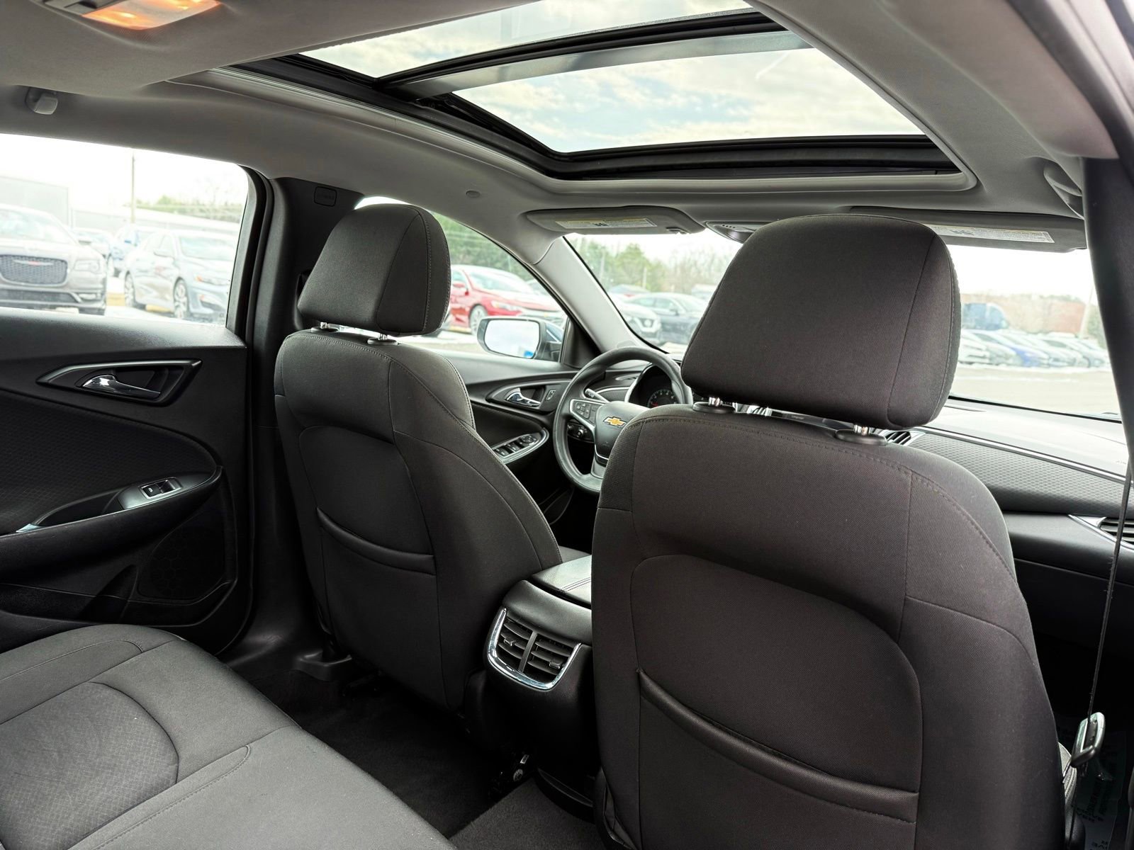 Used 2021 Chevrolet Malibu LT image 21