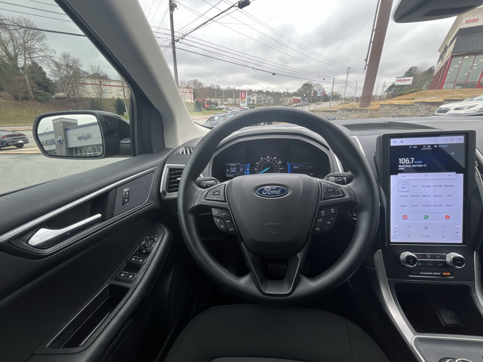 Used 2024 Ford Edge SE w/ Black Appearance Package image 18