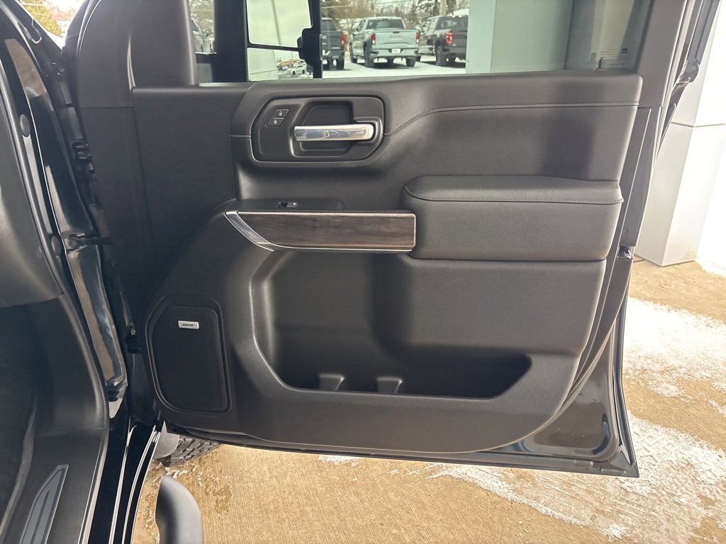 Used 2023 Chevrolet Silverado 2500 LTZ w/ LTZ Plus Package image 38