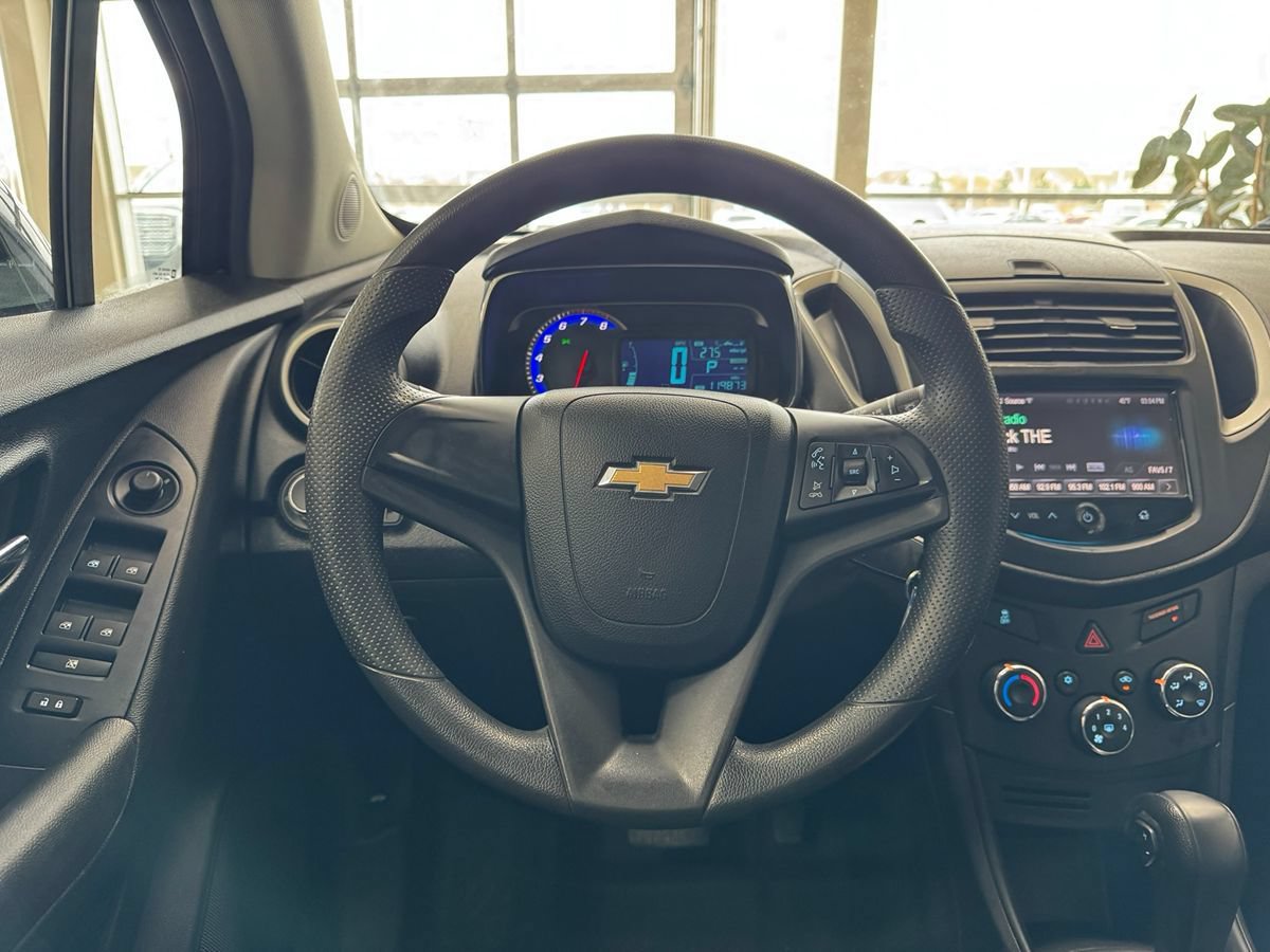 Used 2015 Chevrolet Trax LS FWD image 33
