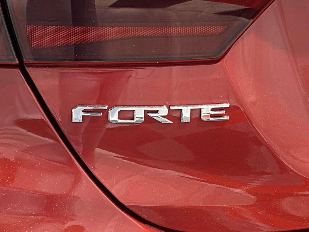 Used 2021 Kia Forte LXS image 9