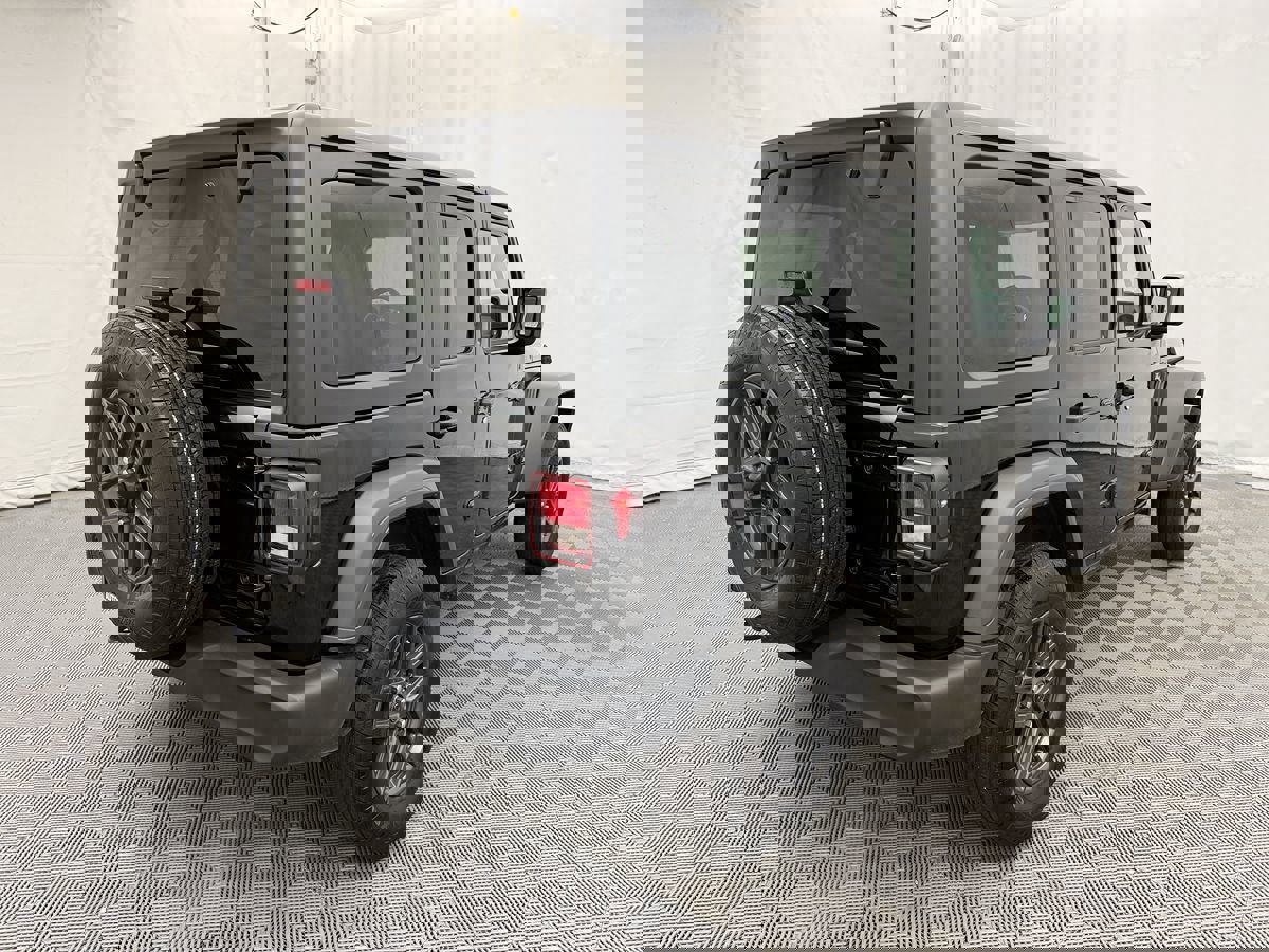 Used 2025 Jeep Wrangler Unlimited Sport image 4