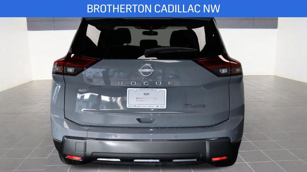 Used 2025 Nissan Rogue SL w/ SL Premium Package image 16