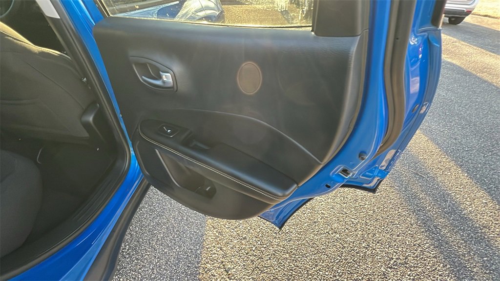 Used 2021 Jeep Compass Sport image 17