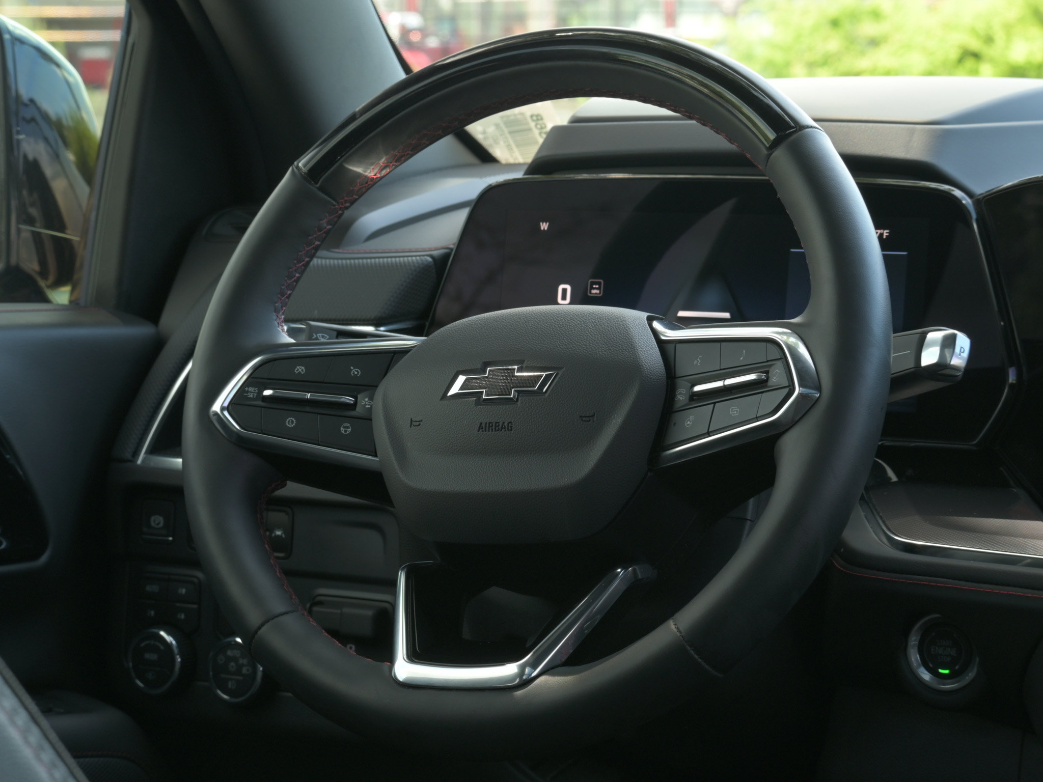 Used 2025 Chevrolet Suburban RST AWD/4WD image 31