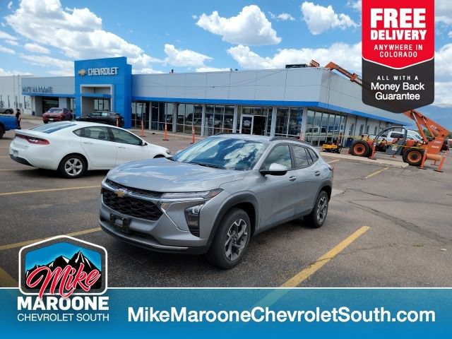Used 2024 Chevrolet Trax LT w/ Driver Confidence Package FWD image 1