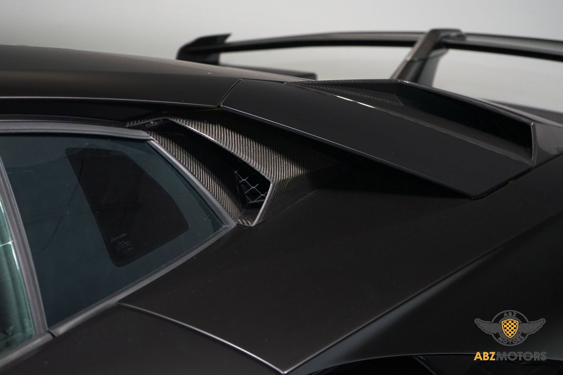 Used 2019 Lamborghini Aventador SVJ image 14