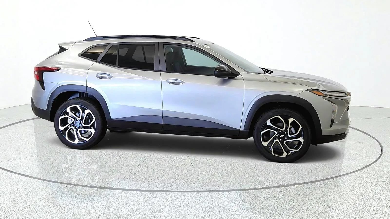 New 2026 Chevrolet Trax RS w/ Sunroof Package FWD image 10