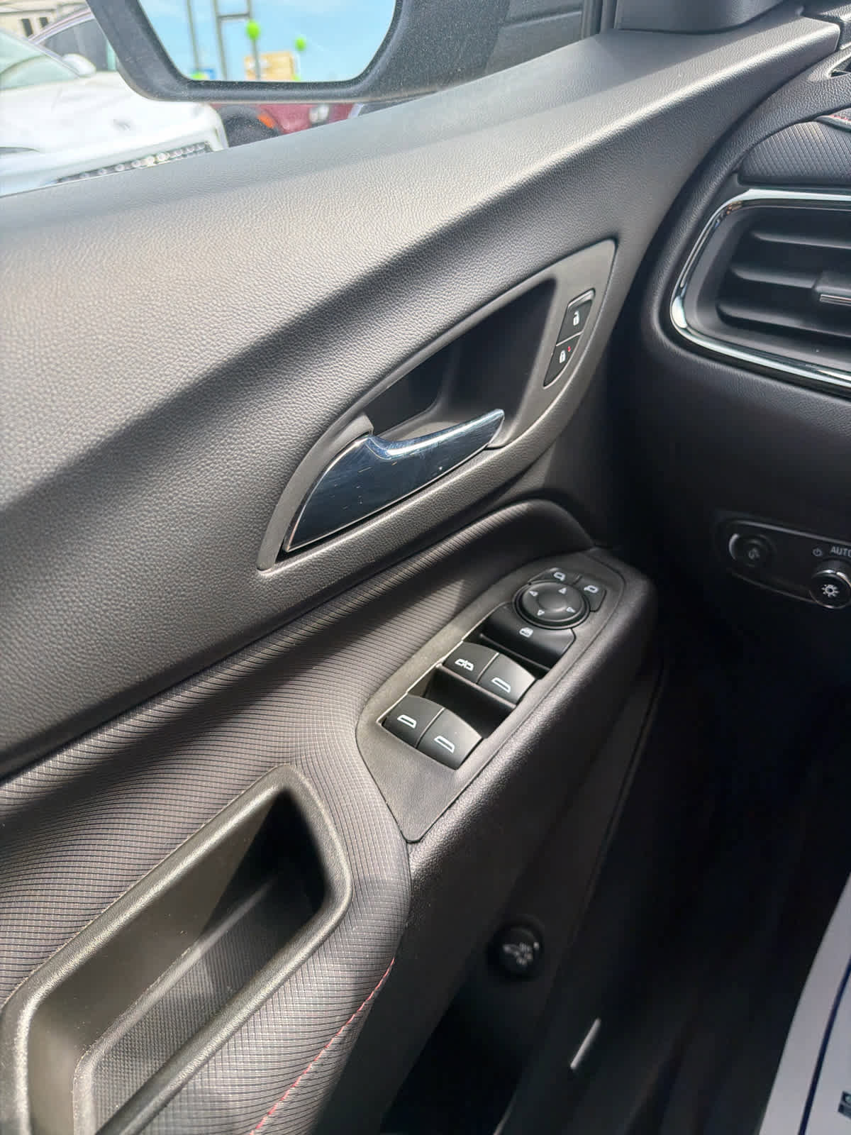 Used 2024 Chevrolet Equinox RS w/ RS Leather Package AWD/4WD image 18