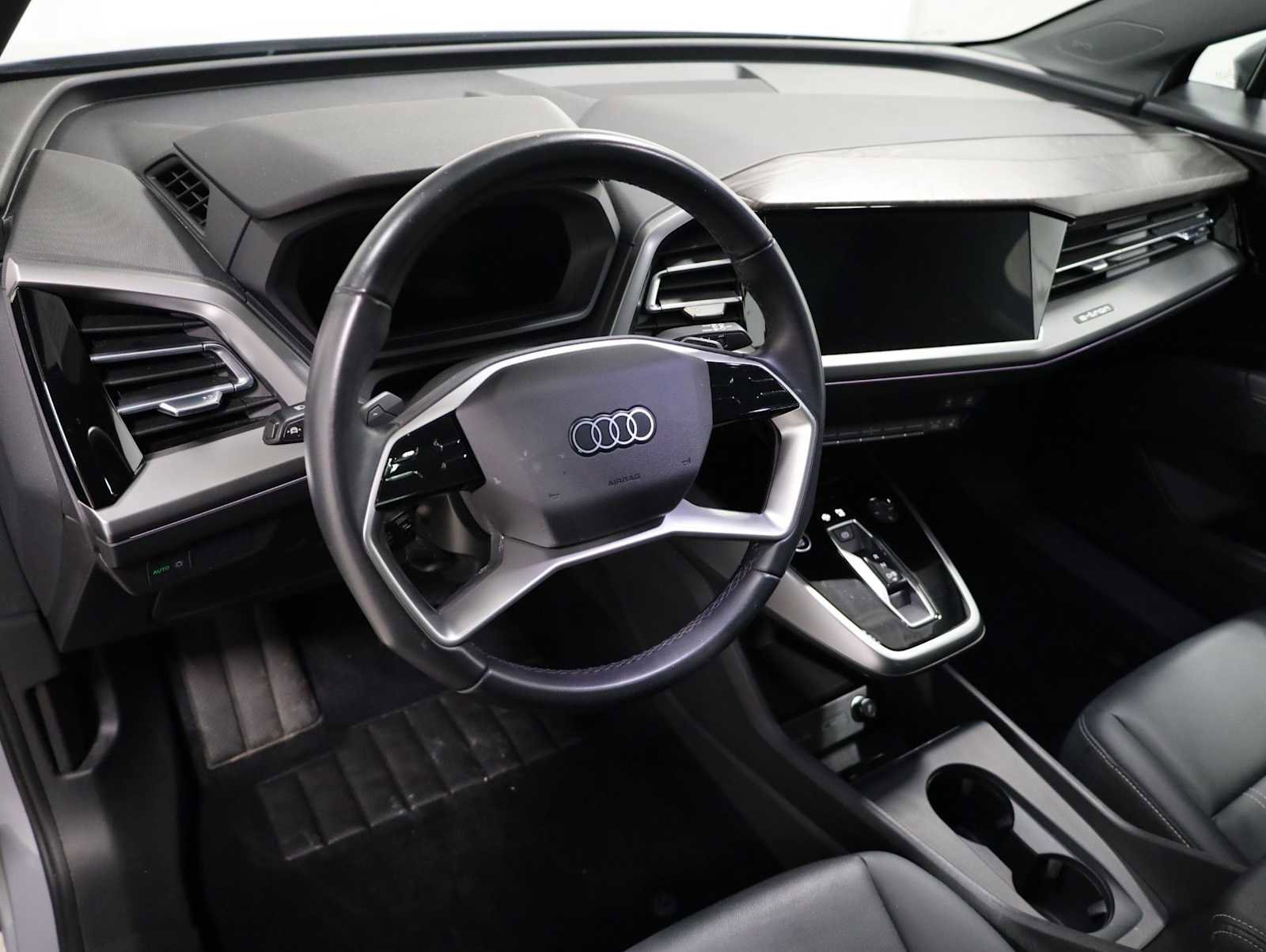 Used 2023 Audi Q4 e-tron Premium Plus w/ Premium Plus RWD image 4