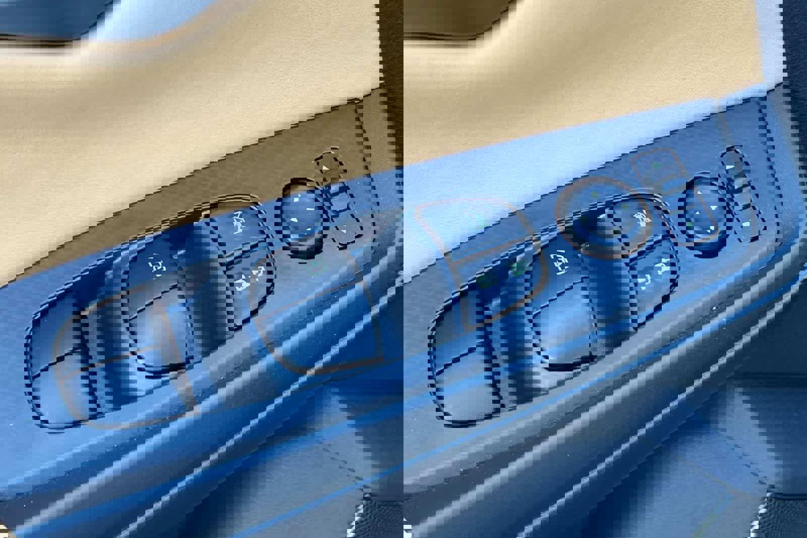 New 2025 Nissan Sentra SV w/ SV Premium Package image 14