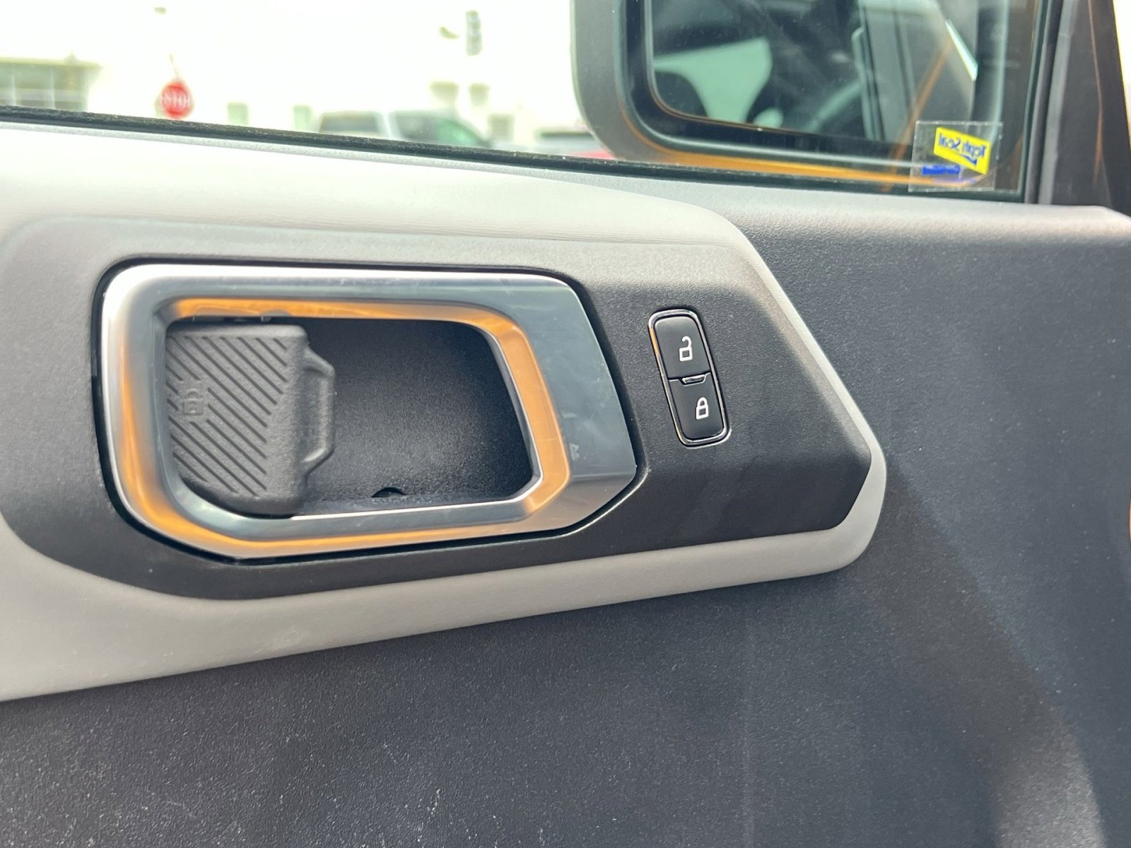 Used 2022 Ford Bronco Badlands image 16