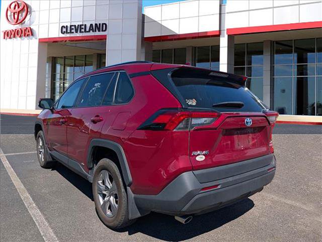 Used 2022 Toyota RAV4 XLE w/ Convenience Package AWD/4WD image 4