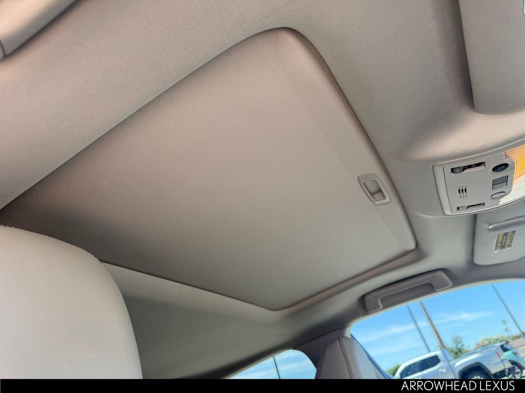 Used 2014 Lexus ES 350 w/ Luxury Package FWD image 32