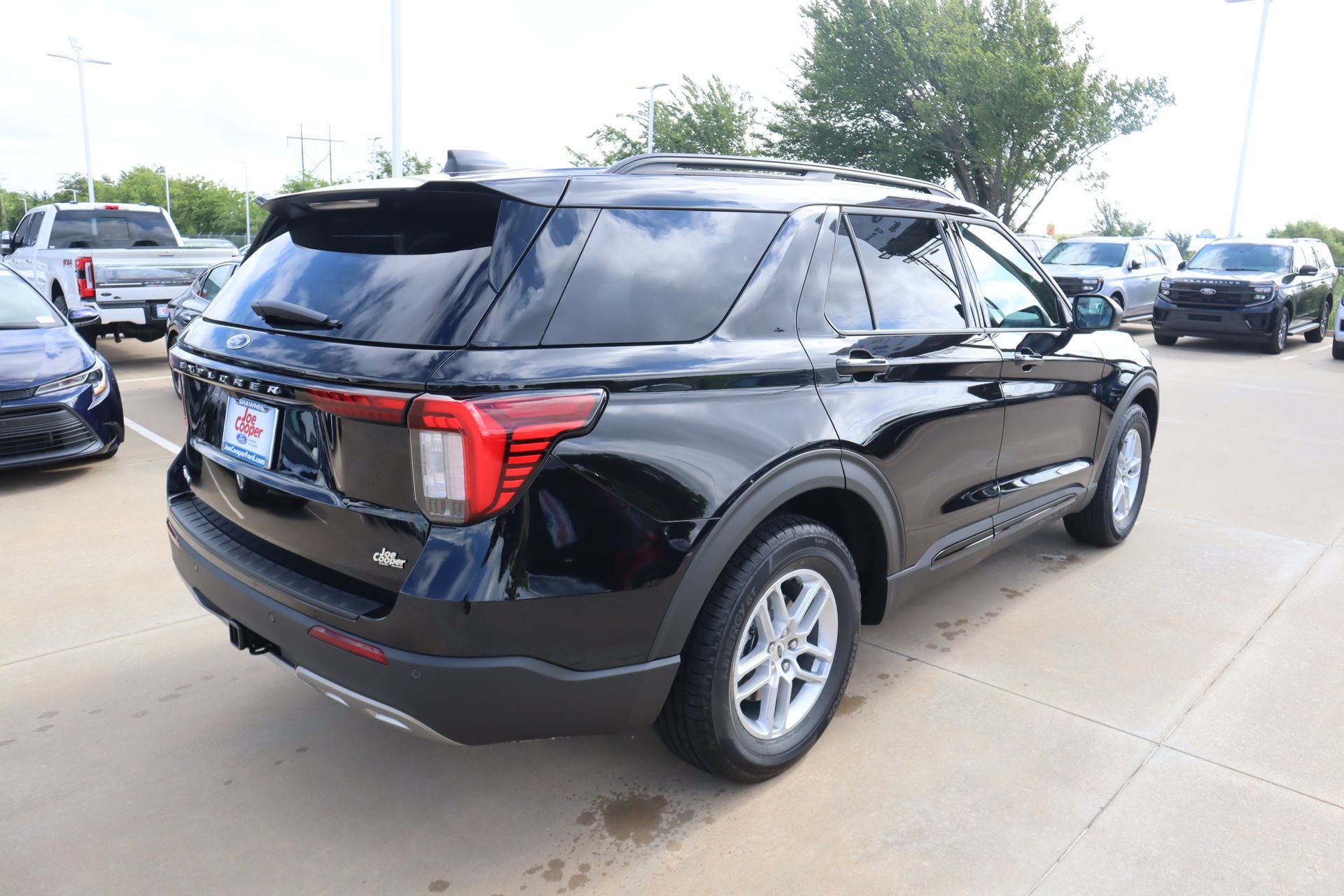 New 2026 Ford Explorer Active w/ Active Comfort Package RWD image 22