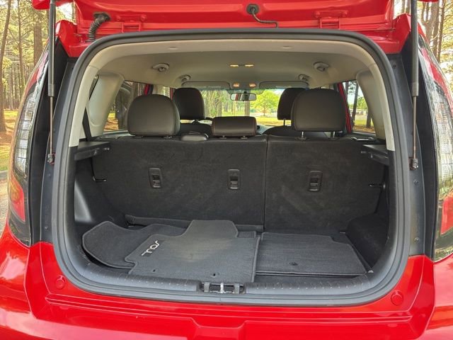 Used 2018 Kia Soul ! FWD image 17